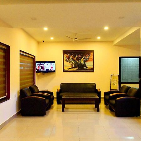 Hotel Chanakya Palakkad Exterior foto